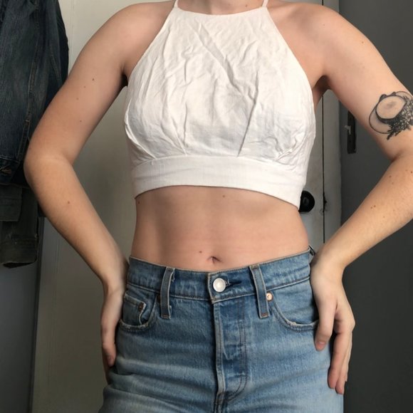 Linen Crop Top with Back Tie Closure - Picture 5 of 8